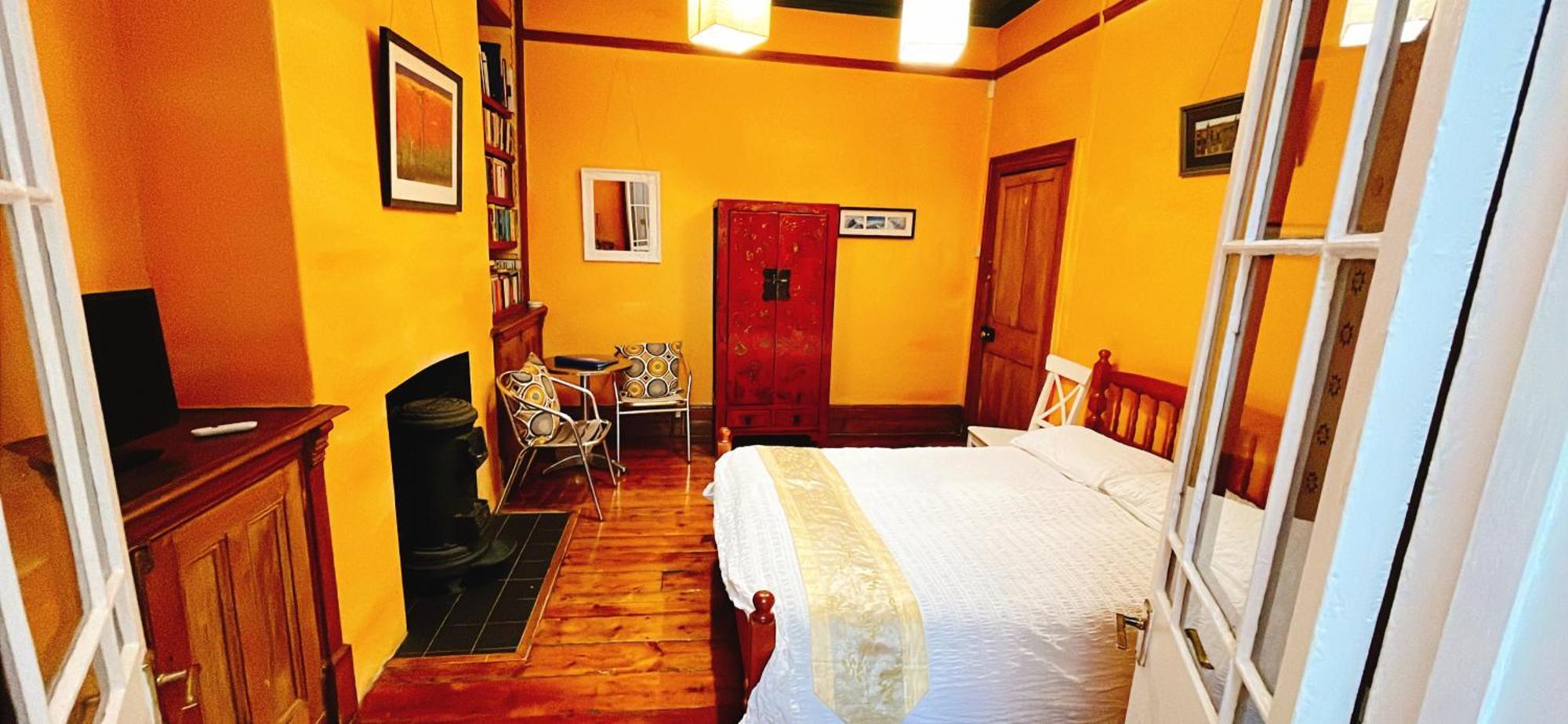 Funky Urban Jungle Bed & Breakfast คาร์ดิฟฟ์ ภายนอก รูปภาพ