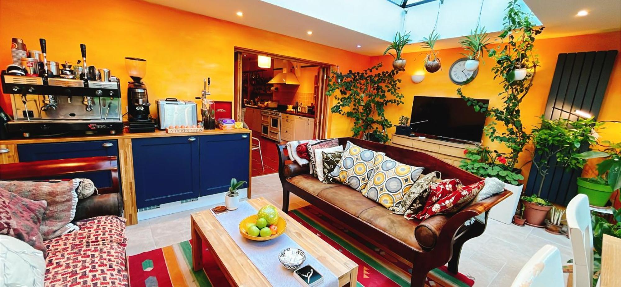Funky Urban Jungle Bed & Breakfast คาร์ดิฟฟ์ ภายนอก รูปภาพ